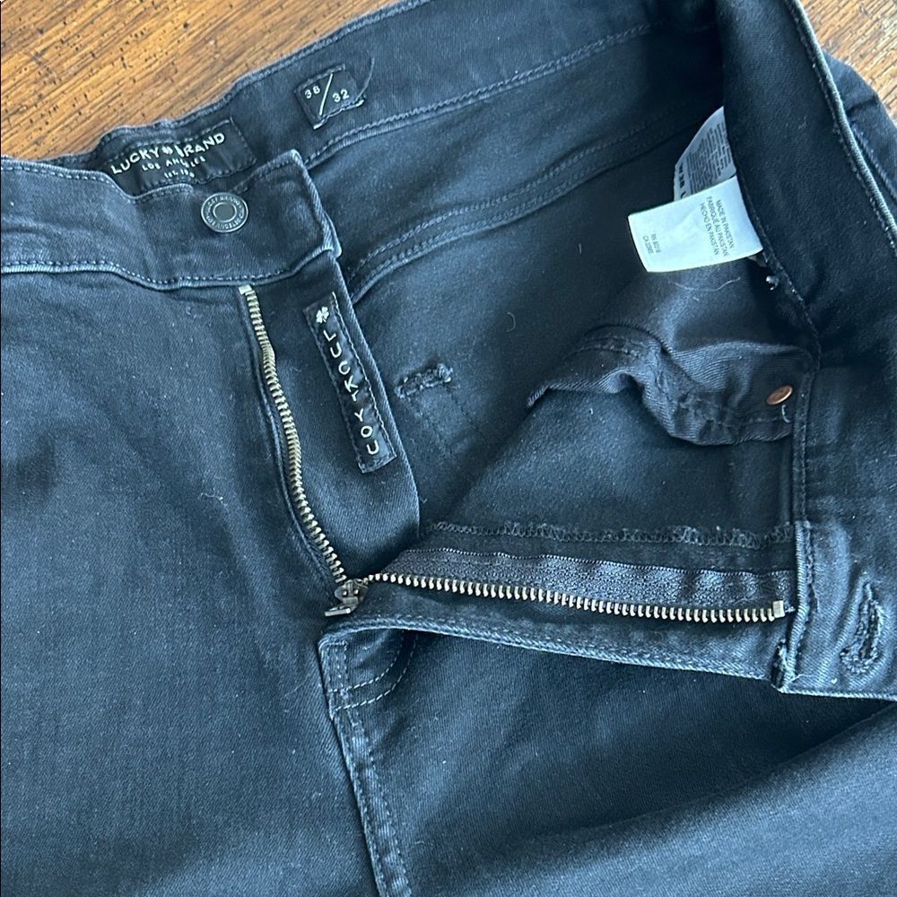 Lucky Brand 410 Athletic Straight Black Jeans 38/32. EOC - Picture 9 of 10